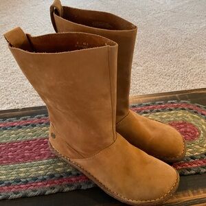 Born Women's Chestnut Nubuck Mid-Calf Pull-On Boots
